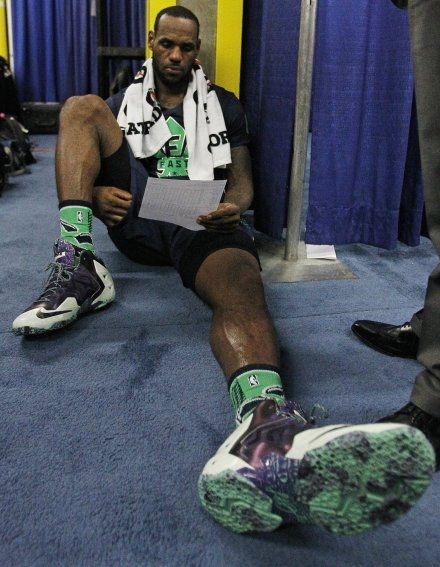 米乐官网入口今晨体能课后，法兰克福防线松动备战全明星赛，更衣室稳定，数据趋势出现新变化的简单介绍