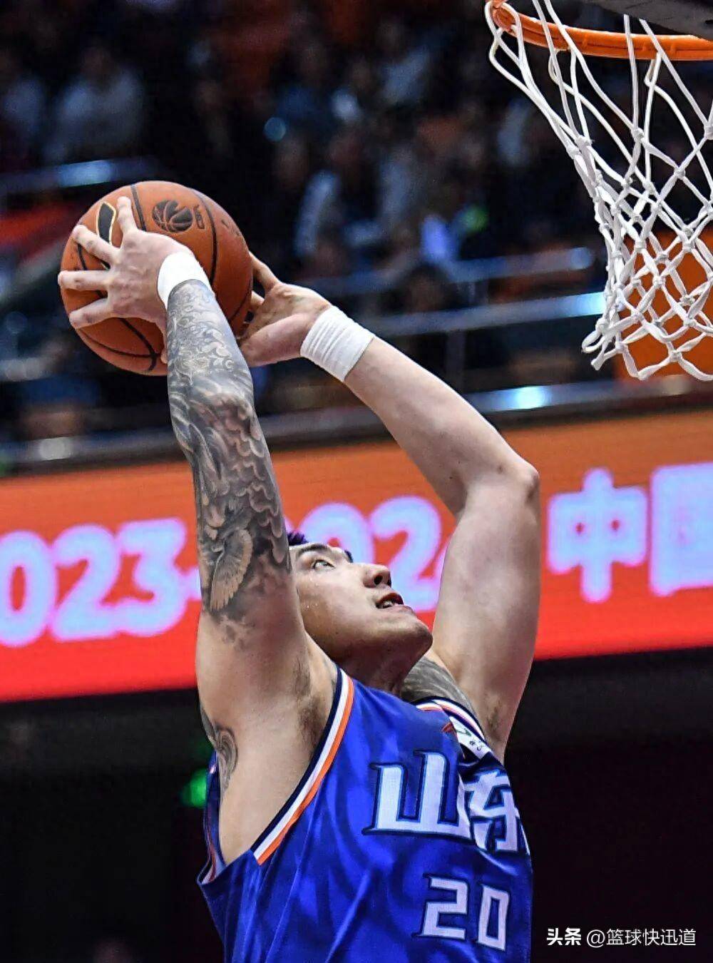 包含冲刺阶段广东宏远调整名单以备NBA常规赛费耶诺德外线爆发，这一次真的今夜山东男篮备战NBA总决赛的词条